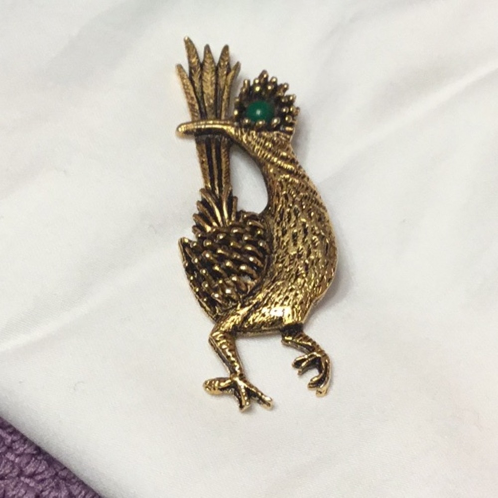 Ambassador kookoo bird Broach with Jade eye EUC - Picture 6 of 6